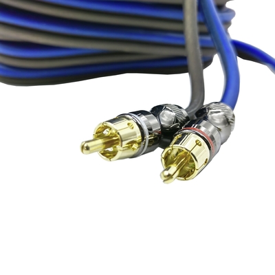 Un câble RCA de type mâle à mâle 2 avec manche extensible tressée en nylon de 9,5 mm de diamètre extérieur