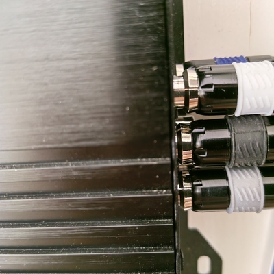 Un câble RCA de type mâle à mâle 2 avec manche extensible tressée en nylon de 9,5 mm de diamètre extérieur